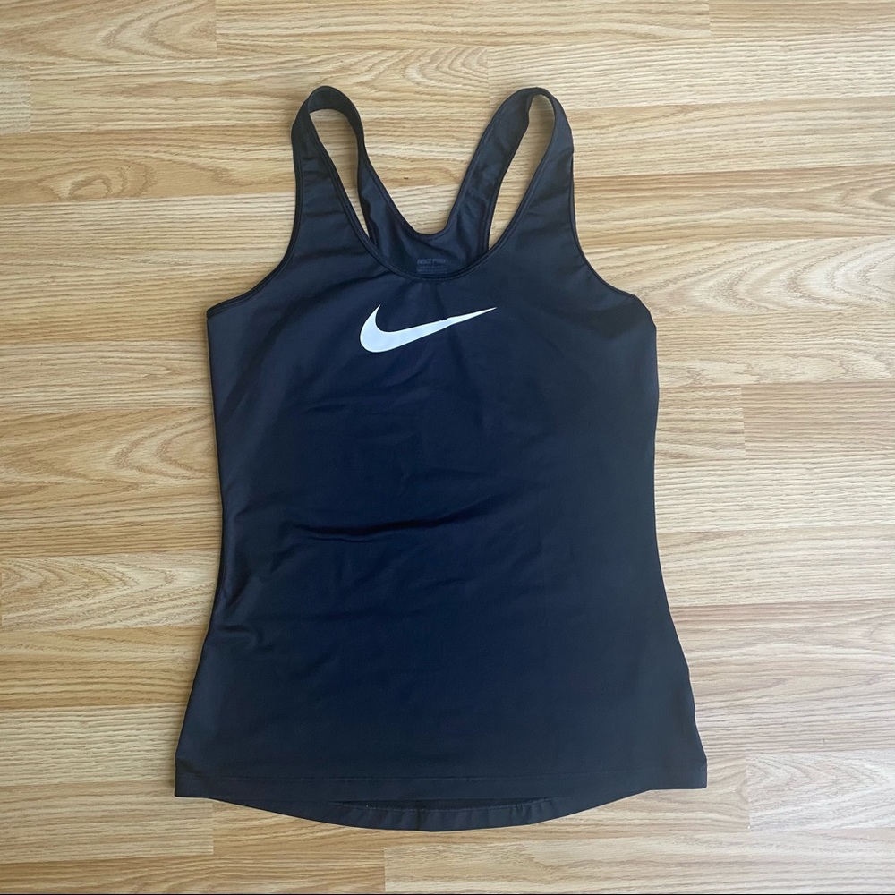 COPY - Nike Pro tank